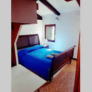 Large 3 Flat Rialto , Venise Italie