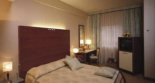 ホテル ミッレンノテル ボローニャ